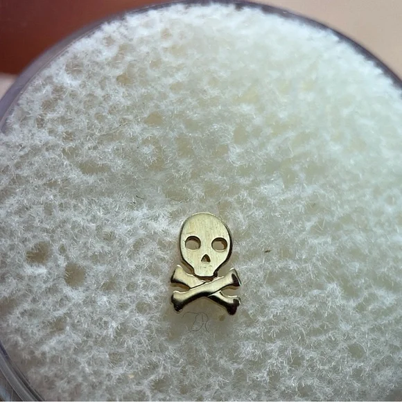 Junipurr Yellow Gold Skull Threadless End - Picture 4 of 8